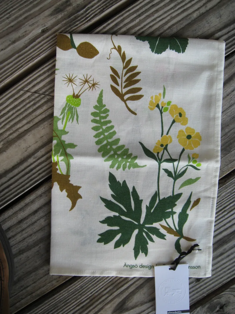 Almedahls "Ängsö" tea towel  27" x 17"