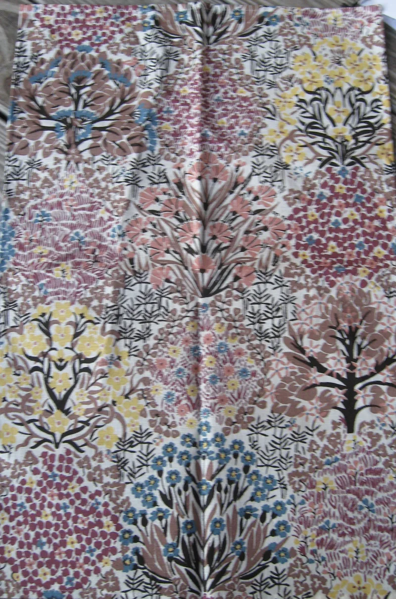 Almedahls "Botanic Gardens" tea towel 27" x 18"