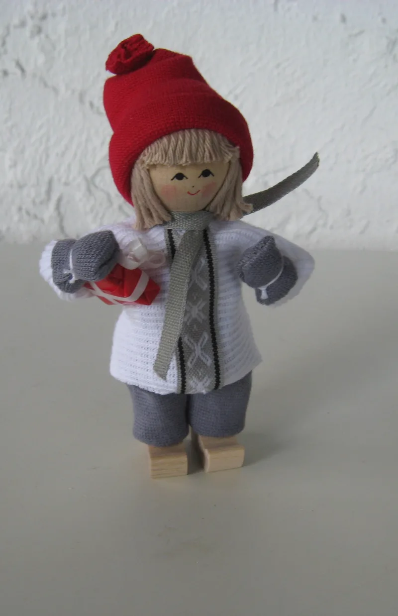 Tomte red/grey 6"  Butticki of Sweden