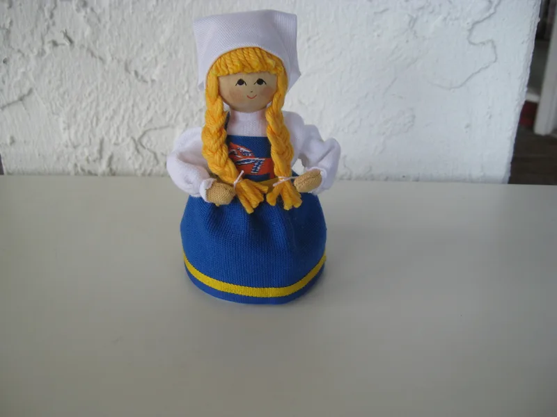 Swedish folk dress doll 5" tall  blue w/Dala horse embroidery Butticki of Sweden