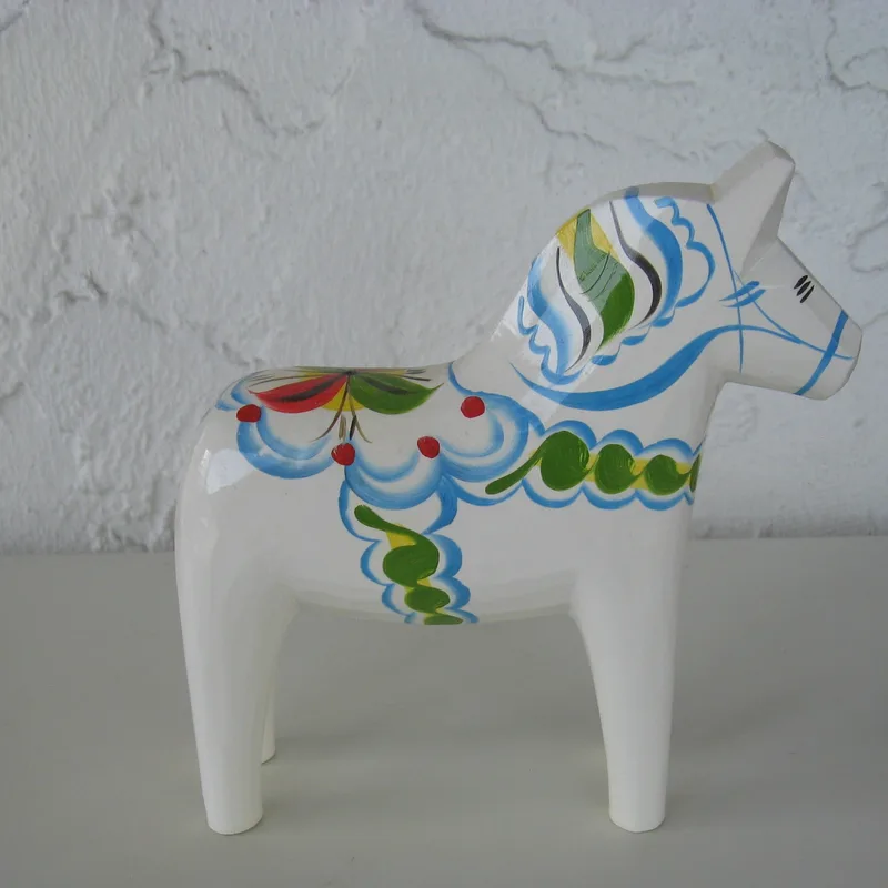 White Dala Horse 6.5"