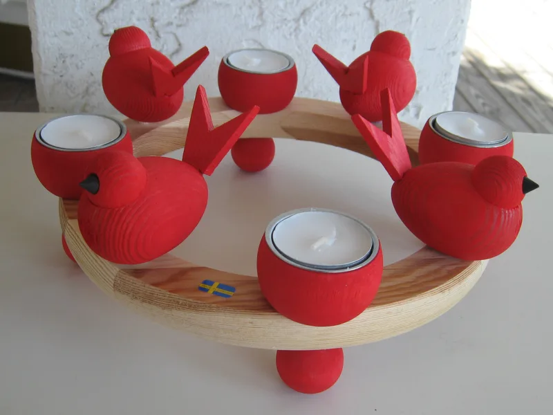 Christmas red wood candle holder w/tea lights/red birds 10" x 3" Made in Sweden