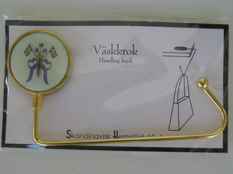 "Vaskkrok" (Purse holder) with Flag & Flowers motif