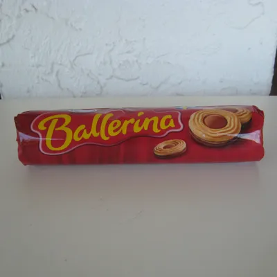 Ballerina Cookies with hazelnut filling