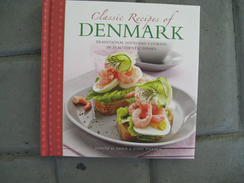 Classic Recipes of Denmark:   Hardcover; 64 Pages