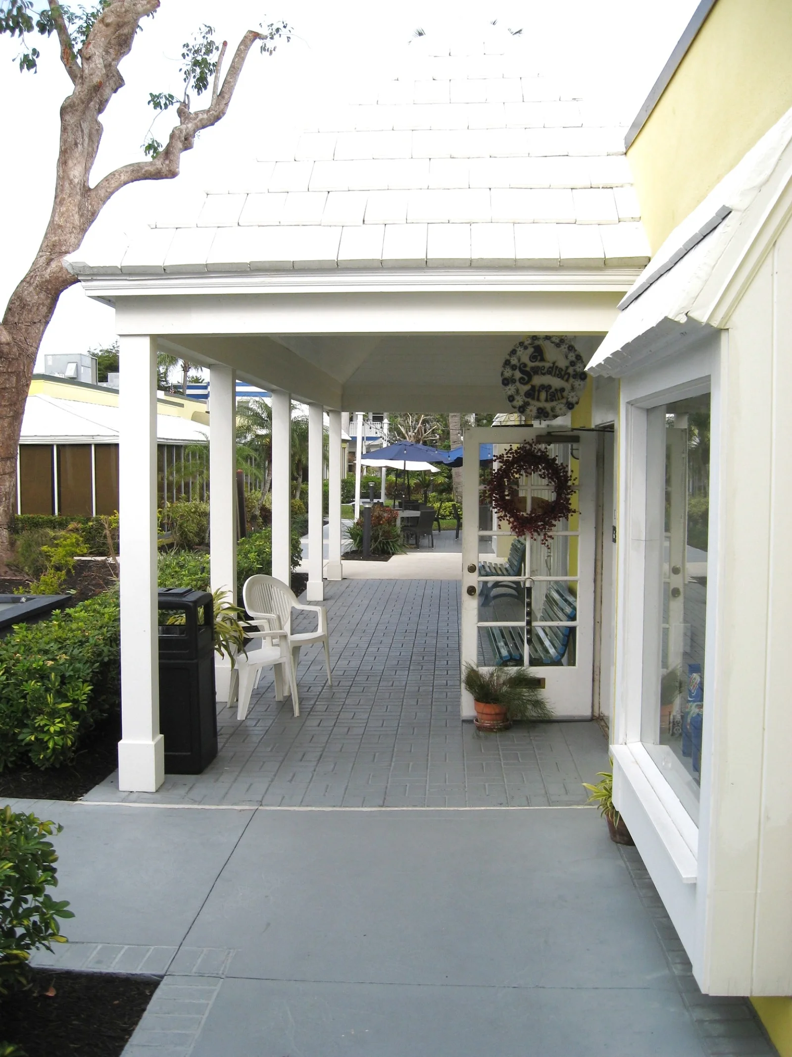 The Sweden's Finest storefront on McGregor Blvd in Fort Myers, Florida