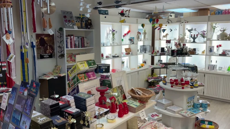 A view inside the Fort Myers shop (1/6)
